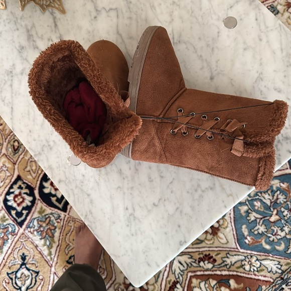 NWT Brown Gina hugs like boots with ribbon like lace on side. - Picture 6 of 6